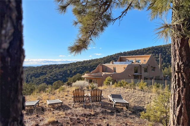 98 La Barbaria Trail, Santa Fe, NM 87505