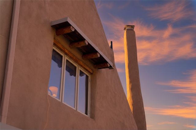 98 La Barbaria Trail, Santa Fe, NM 87505