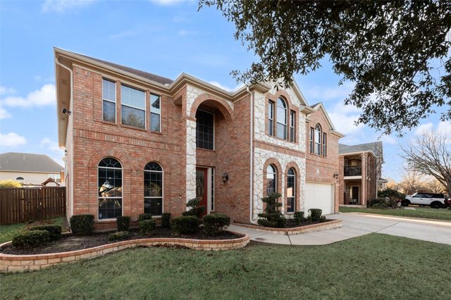 4902 Spring Lake Parkway, Mansfield, TX 76063