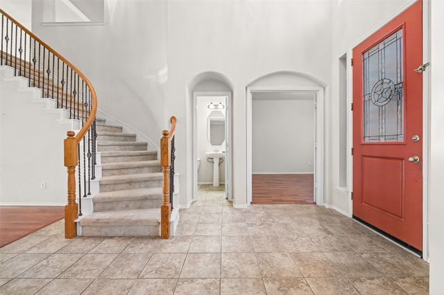 4902 Spring Lake Parkway, Mansfield, TX 76063