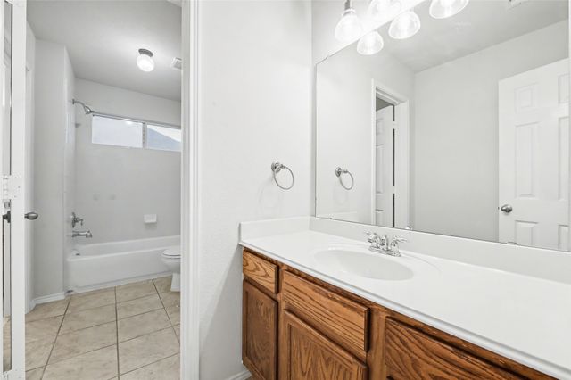 4902 Spring Lake Parkway, Mansfield, TX 76063