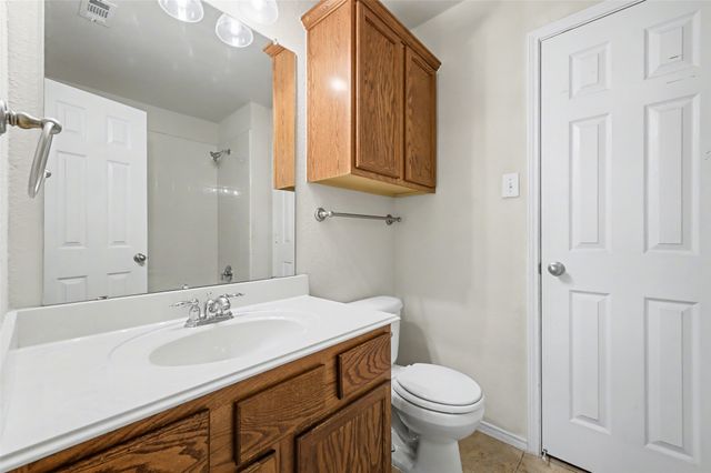 4902 Spring Lake Parkway, Mansfield, TX 76063