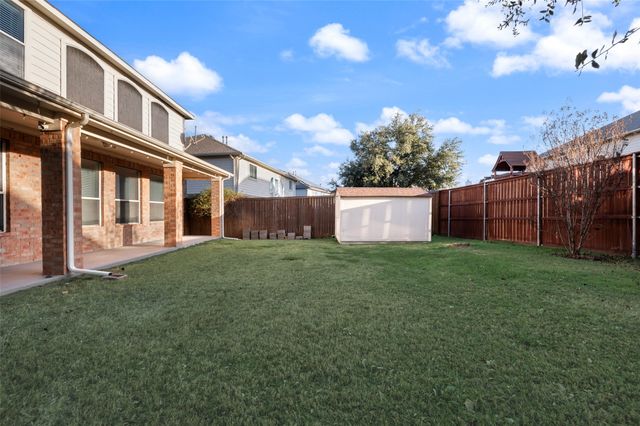 4902 Spring Lake Parkway, Mansfield, TX 76063