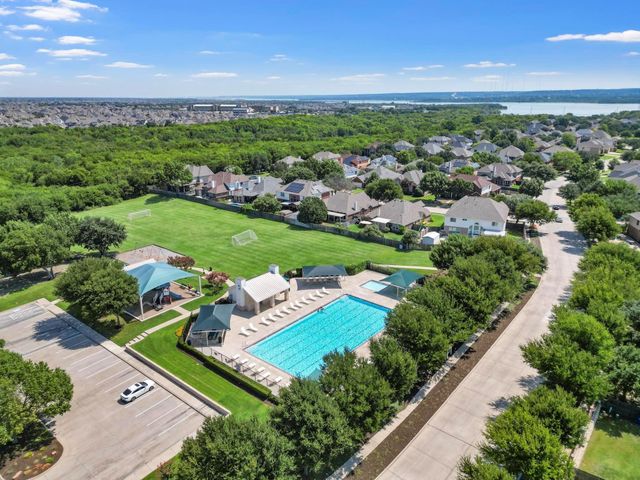 4902 Spring Lake Parkway, Mansfield, TX 76063