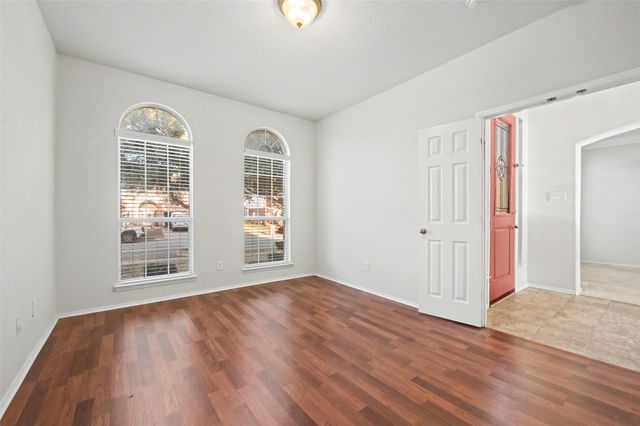 4902 Spring Lake Parkway, Mansfield, TX 76063