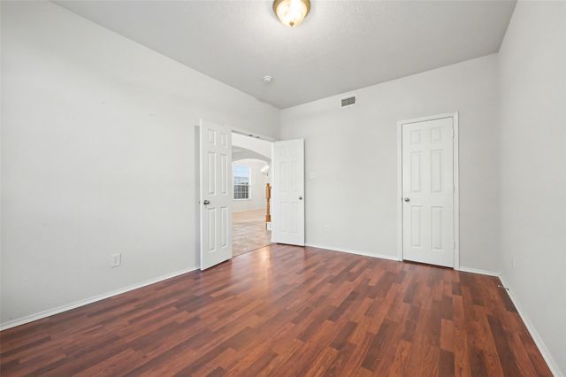 4902 Spring Lake Parkway, Mansfield, TX 76063