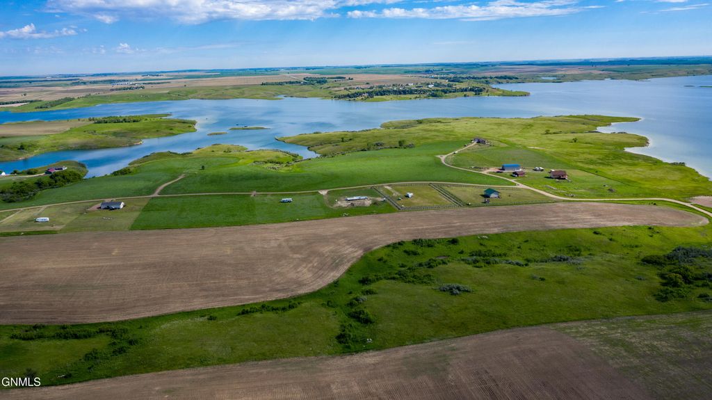 5021 12b Street NW, Garrison, ND 58540 photo 7