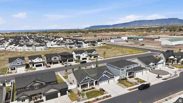 2448 W 3230 S, Syracuse, UT 84075