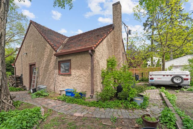 504 Mississippi River Boulevard S, Saint Paul, MN 55116