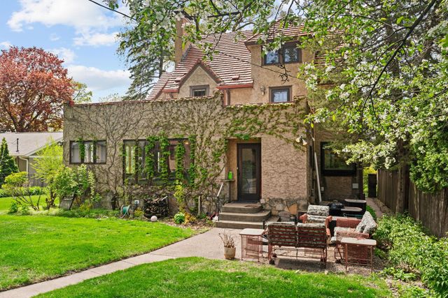 504 Mississippi River Boulevard S, Saint Paul, MN 55116