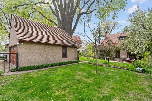 504 Mississippi River Boulevard S, Saint Paul, MN 55116
