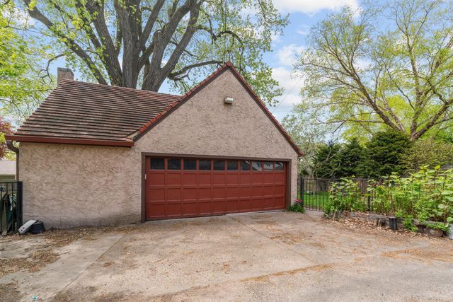 504 Mississippi River Boulevard S, Saint Paul, MN 55116