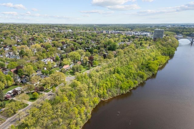 504 Mississippi River Boulevard S, Saint Paul, MN 55116