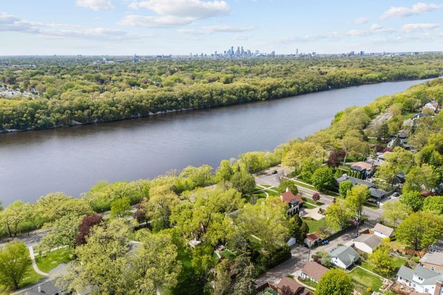 504 Mississippi River Boulevard S, Saint Paul, MN 55116