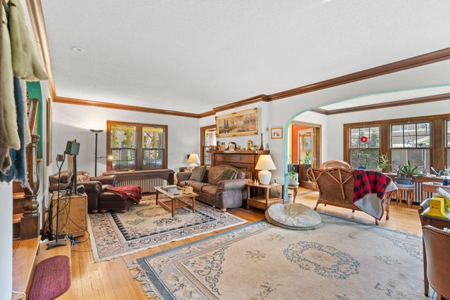 504 Mississippi River Boulevard S, Saint Paul, MN 55116