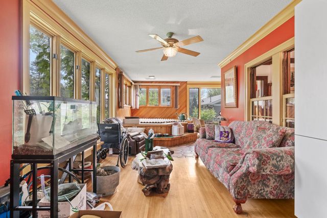 504 Mississippi River Boulevard S, Saint Paul, MN 55116