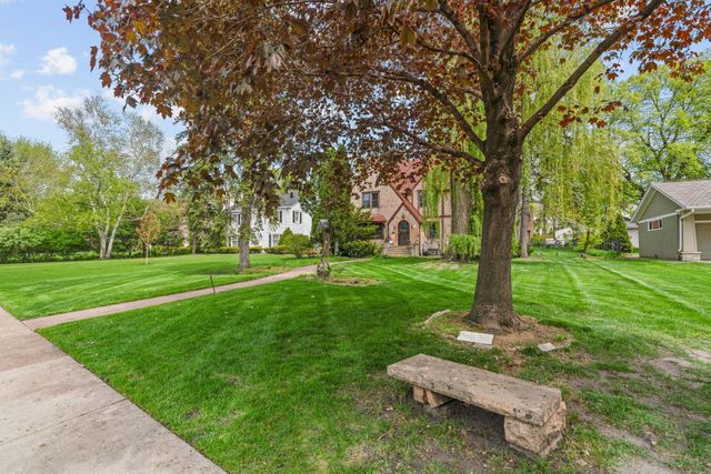 504 Mississippi River Boulevard S, Saint Paul, MN 55116