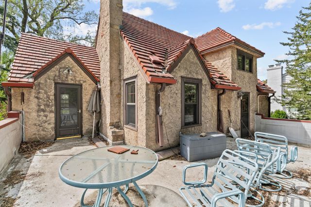 504 Mississippi River Boulevard S, Saint Paul, MN 55116