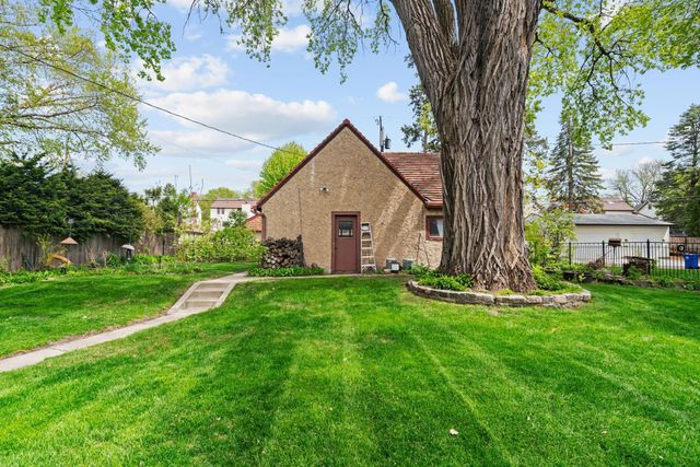 504 Mississippi River Boulevard S, Saint Paul, MN 55116