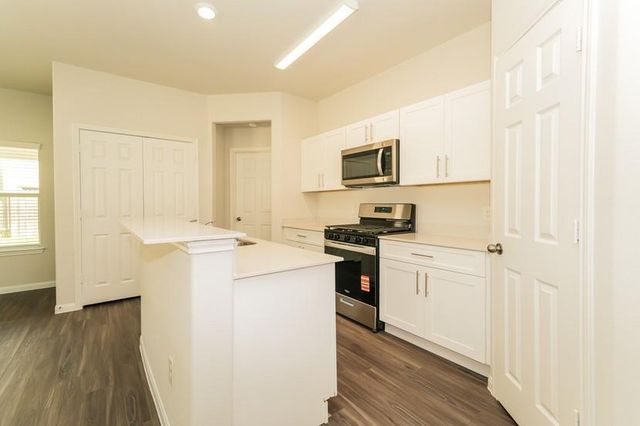 5566 Latta Plantation Drive, Katy, TX 77449