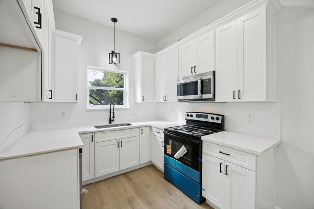 301 Cartersville Street B, Houston, TX 77029