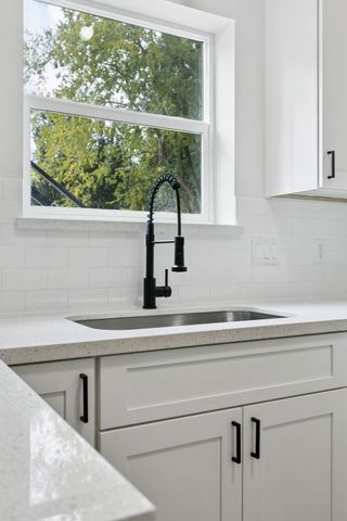 301 Cartersville Street B, Houston, TX 77029