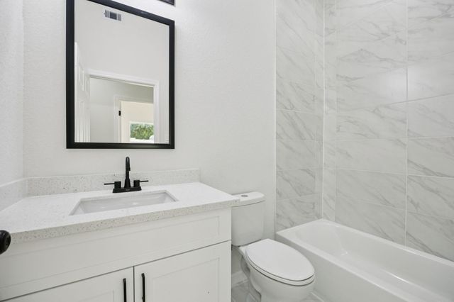 301 Cartersville Street B, Houston, TX 77029