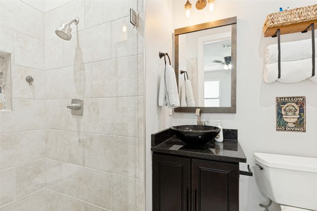 4060 Spring Valley Road 101, Farmers Branch, TX 75244