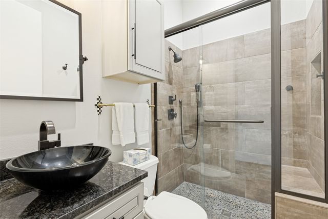 4060 Spring Valley Road 101, Farmers Branch, TX 75244