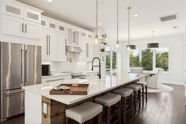 4060 Spring Valley Road 101, Farmers Branch, TX 75244