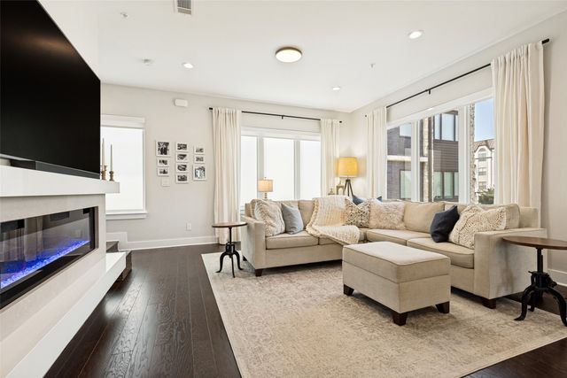4060 Spring Valley Road 101, Farmers Branch, TX 75244