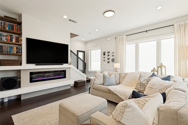 4060 Spring Valley Road 101, Farmers Branch, TX 75244