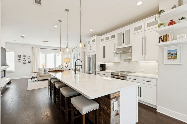 4060 Spring Valley Road 101, Farmers Branch, TX 75244
