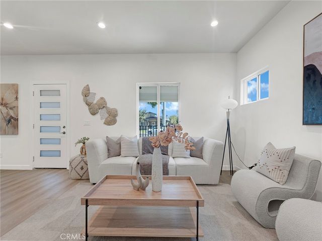 2947 Dalton, Los Angeles, CA 90018
