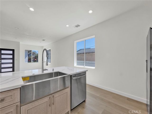 2947 Dalton, Los Angeles, CA 90018