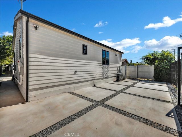 2947 Dalton, Los Angeles, CA 90018