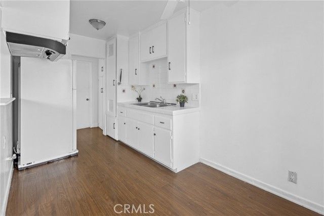 330 W Laurel Street A, Compton, CA 90220