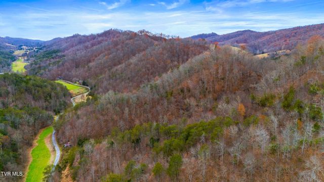 661 E Pumpkin Valley Rd, Eidson, TN 37731