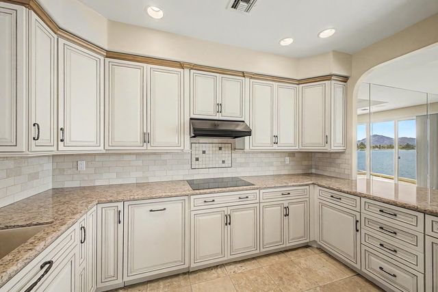 8407 E Del Camino Drive, Scottsdale, AZ 85258