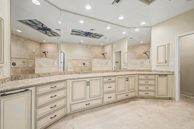 8407 E Del Camino Drive, Scottsdale, AZ 85258
