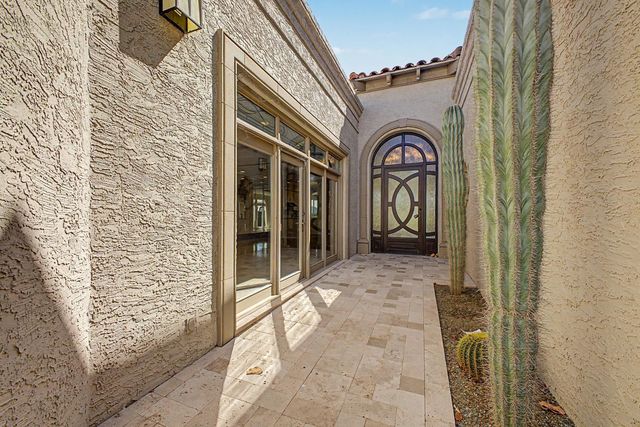 8407 E Del Camino Drive, Scottsdale, AZ 85258