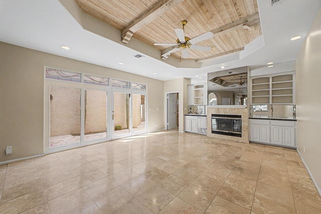 8407 E Del Camino Drive, Scottsdale, AZ 85258