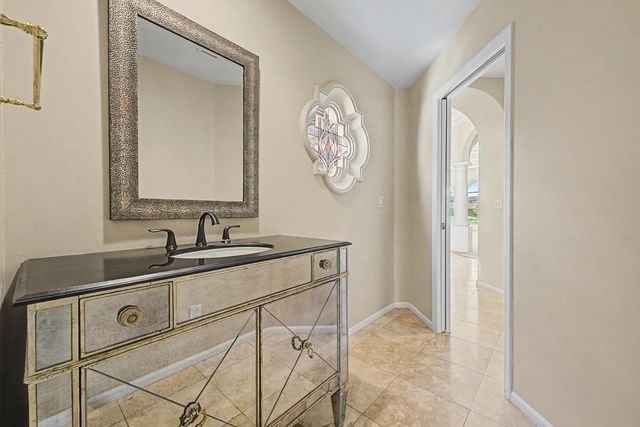 8407 E Del Camino Drive, Scottsdale, AZ 85258