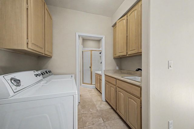 8407 E Del Camino Drive, Scottsdale, AZ 85258