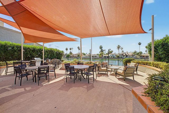 8407 E Del Camino Drive, Scottsdale, AZ 85258