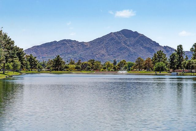 8407 E Del Camino Drive, Scottsdale, AZ 85258