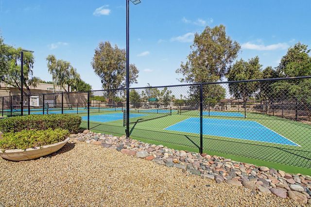 8407 E Del Camino Drive, Scottsdale, AZ 85258