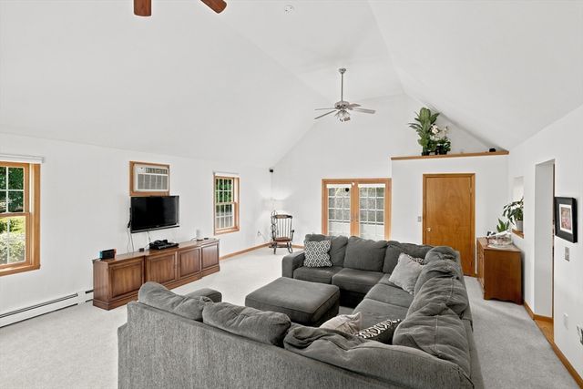 274 Strong St, Amherst, MA 01002