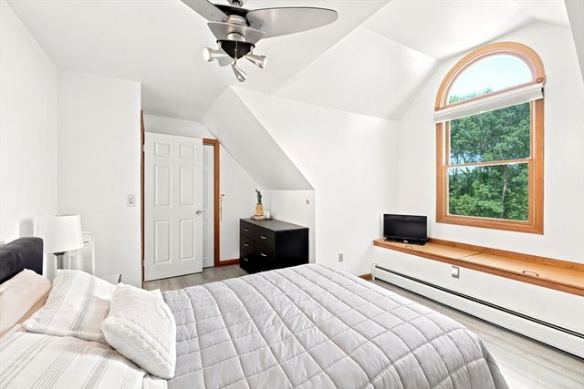 274 Strong St, Amherst, MA 01002