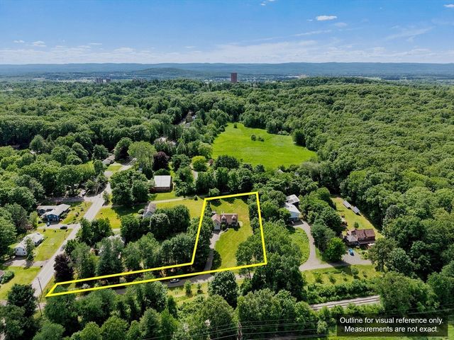 274 Strong St, Amherst, MA 01002